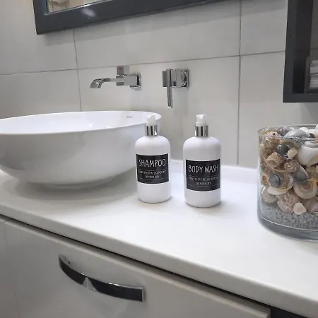 Habitación en casa particular Cozy - Great Bus Connections - Free Parking Mosta