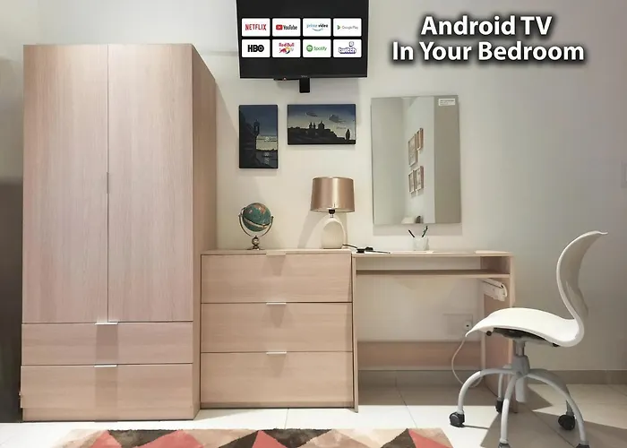 Cozy - Great Bus Connections - Free Parking *