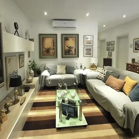 Cozy - Great Bus Connections - Free Parking *