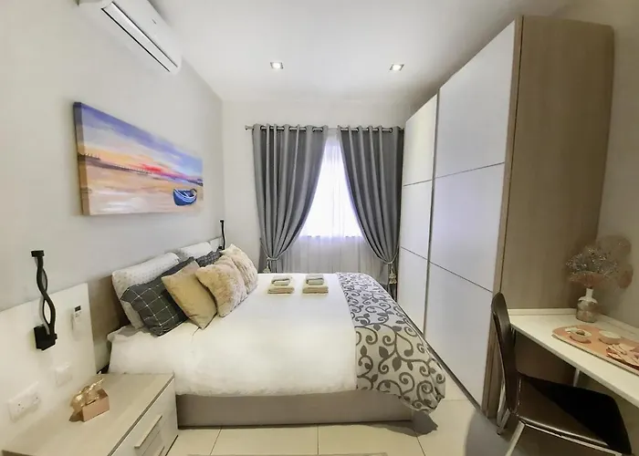 Gazde/Camere de închiriat Cozy - Great Bus Connections - Free Parking Mosta