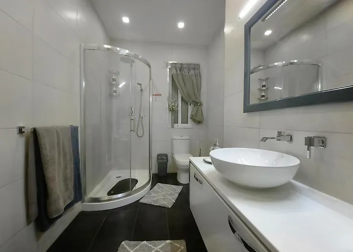 Cozy - Great Bus Connections - Free Parking Gazde/Camere de închiriat