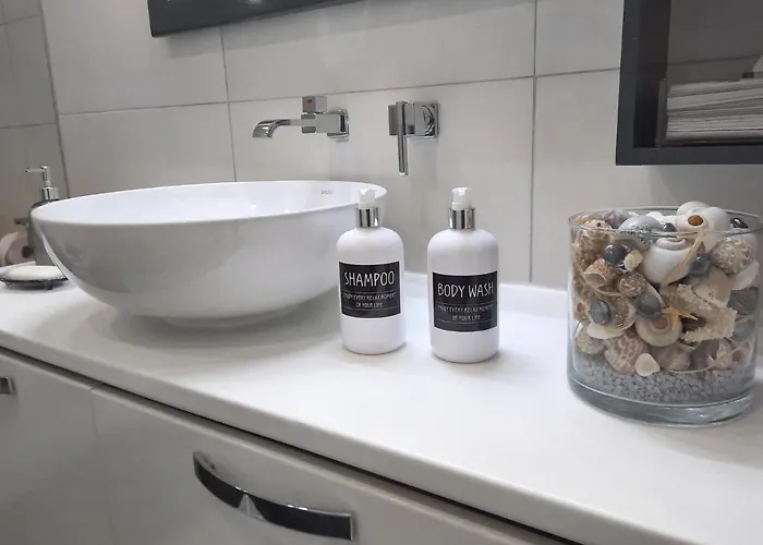 Gazde/Camere de închiriat Cozy - Great Bus Connections - Free Parking Mosta